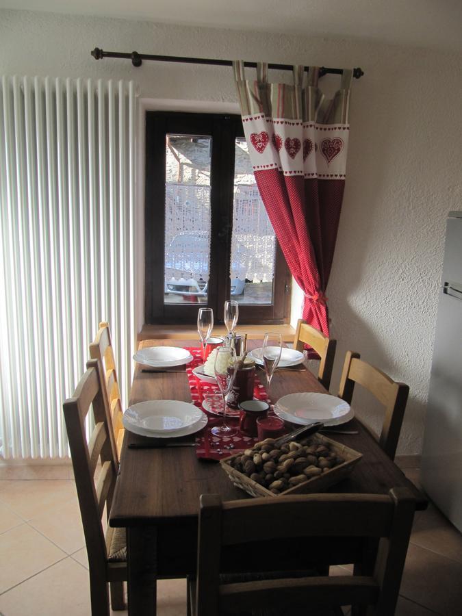 Maison Des Abeilles Vda Gressan N 0028 المظهر الخارجي الصورة
