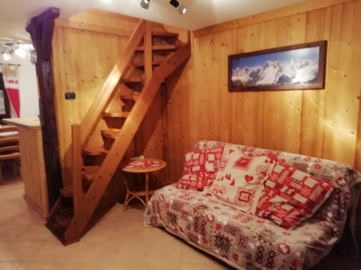 Maison Des Abeilles Vda Gressan N 0028 المظهر الخارجي الصورة